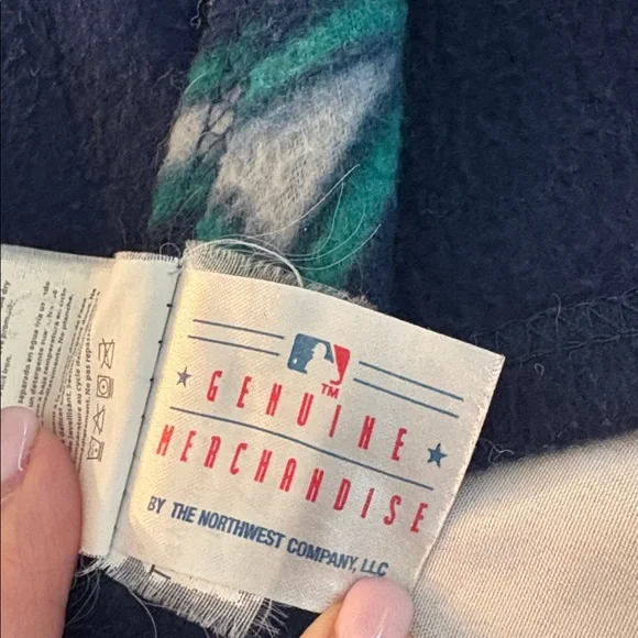 Seattle Mariners Fleece Robe/Blanket - Picture 6 of 7